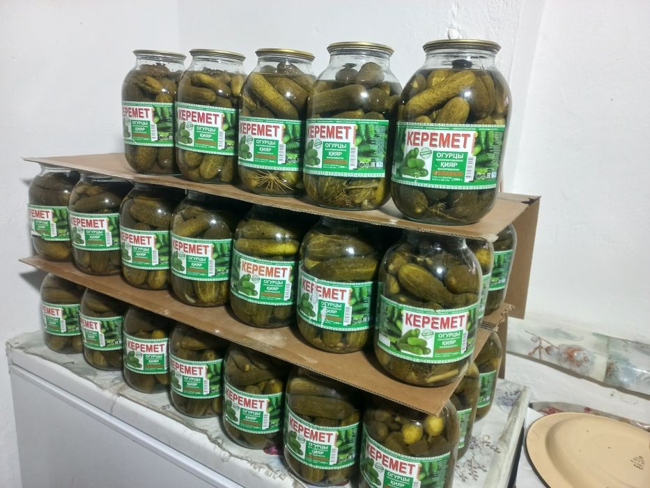 Огурцы,  томатный сок