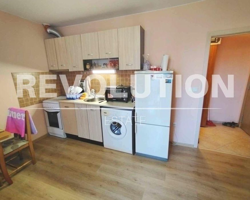 Дава се под наем Едностаен апартамент в Варна, Колхозен пазар - 30 кв.м за 250 € - Снимка #2