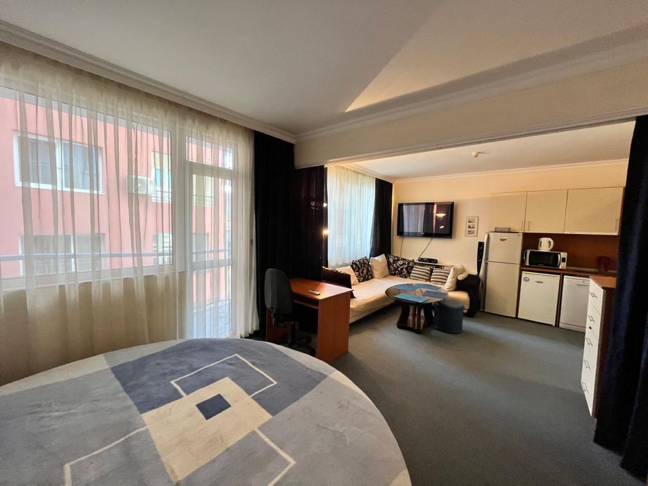 Под наем студио със зона за спалня, за 3-4 човека- гр. Несебър, център