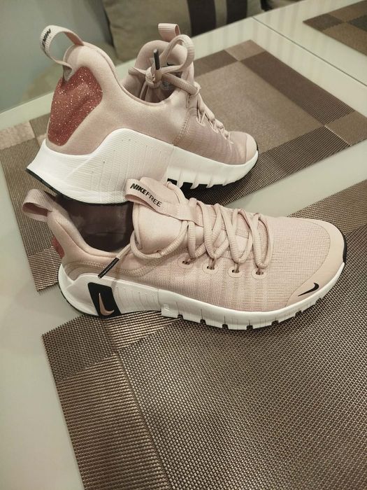 Дамски маратонки Nike Free Metcon 5