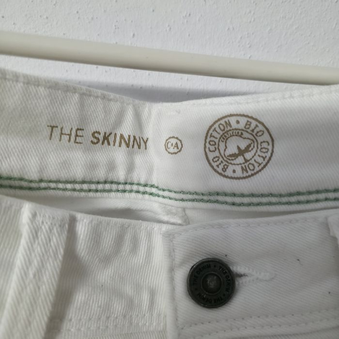 Pantaloni chino albi – smart casual, stare foarte bună
