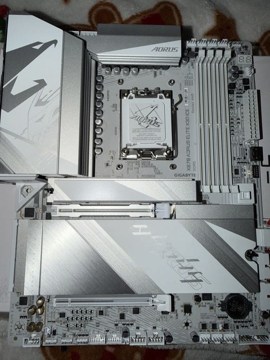 Gigabyte X870EAorus Elite X3D Ice (белая)