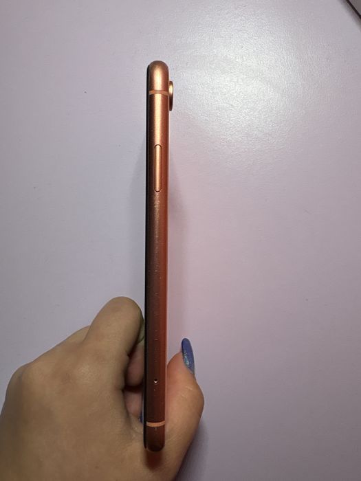 Vând iPhone 10 XR