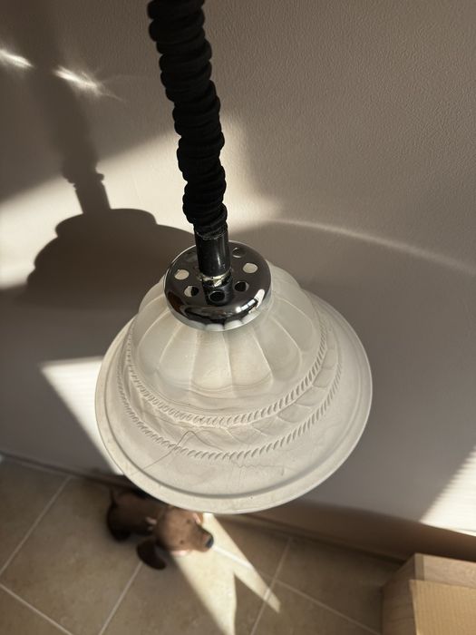 Полилей висящ с една лампа