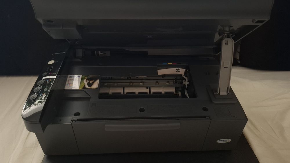 Imprimantă Multifuncțională Epson Stylus SX105 (3 în 1 - Print, Scan, Copy)