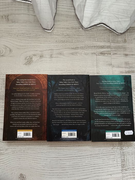 Трилогия на английски език