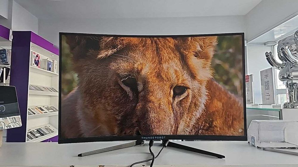 Монитор 27" ThundeRobot DF27C240L — игровой изогнутый, частота 240 Гц