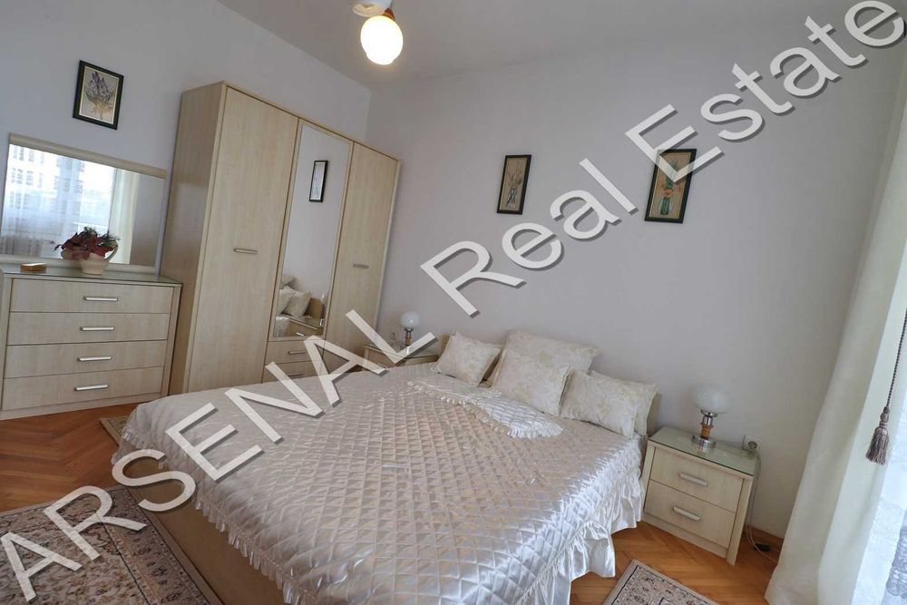 Тристаен апартамент под наем, Гео Милев