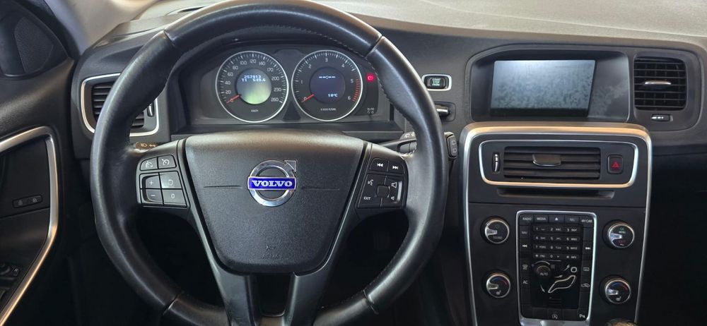 Volvo xc60 v60 an 2013 posibilitatea   Garanție