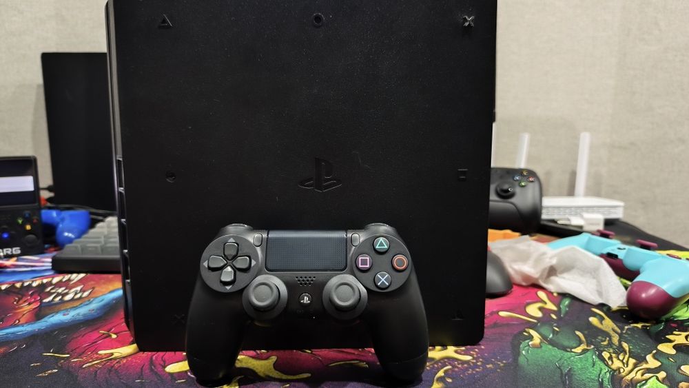 Playstation 4 slim 1tb