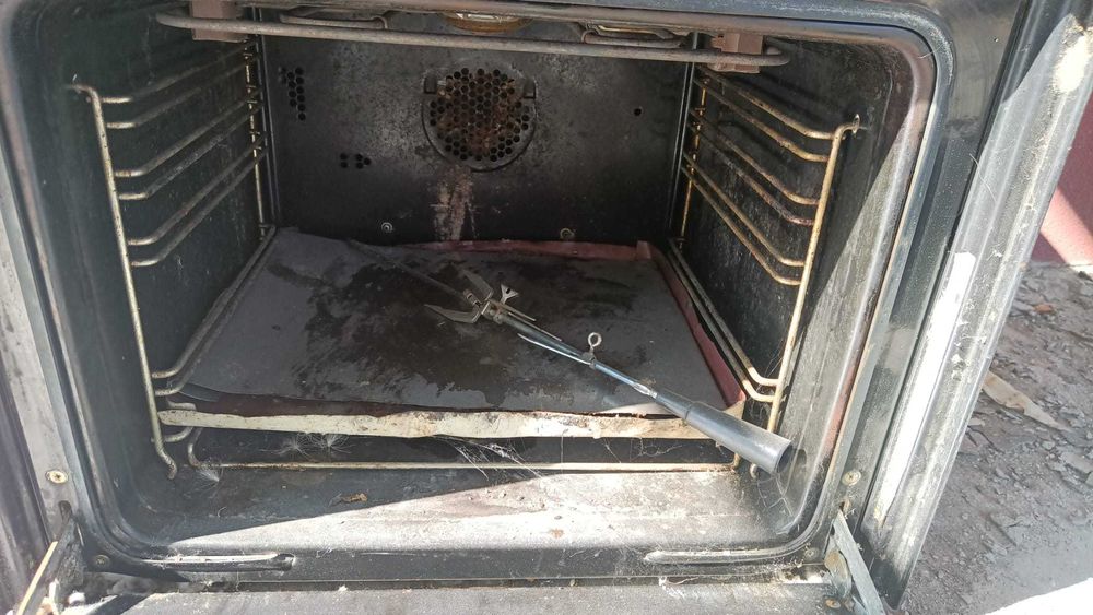 cuptor electric si plita vitroceramica AEG functioneaza perfect