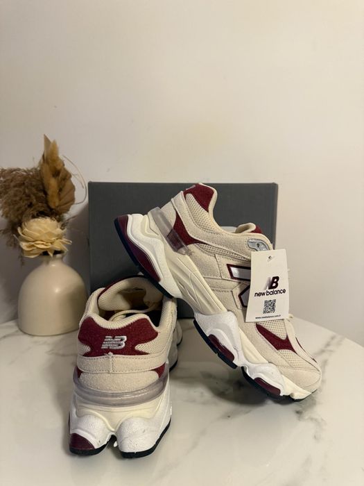 Adidasi New Balance 9060