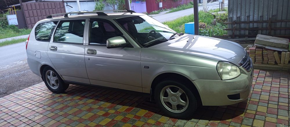 Продам Приору универсал, люкс 270000
