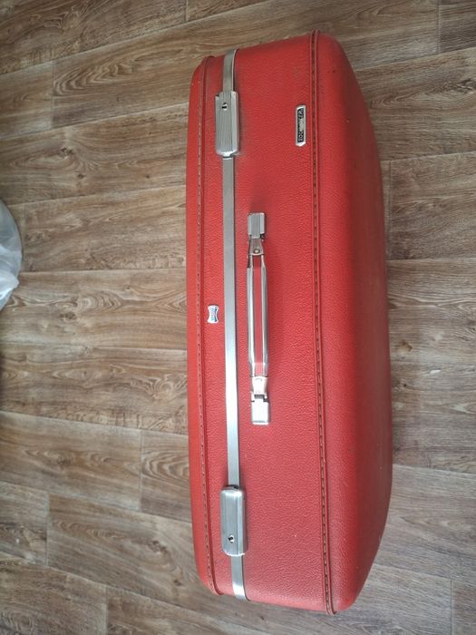 Винтажные виниловые чемоданы  1950г.