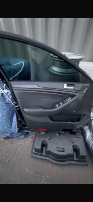 Дверь. KIA K7. 2015