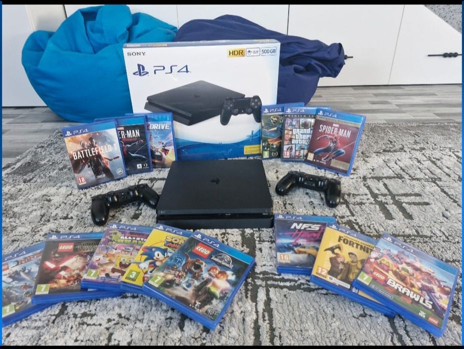 PlayStation 4 plus doua controlere originale