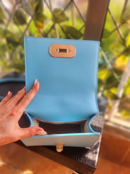 Нова кокетна чантичка