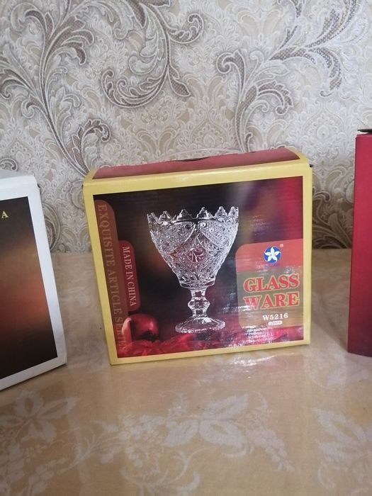 Новая стеклянная посуда, конфетницы