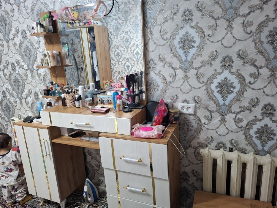 Spalni garnitur sotiladi xolati yangi