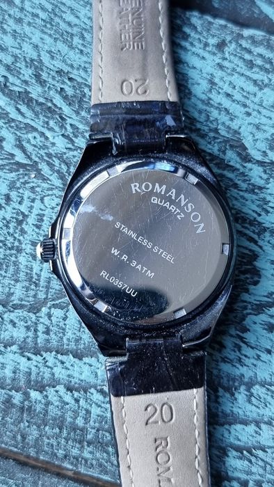 Женские часы Romanson с кристаллами
