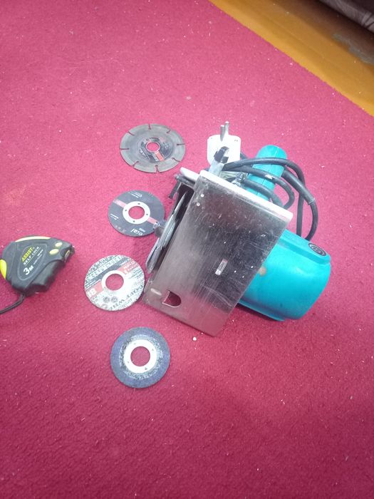 Продам электро кафелерезка ( с алмазным диском)