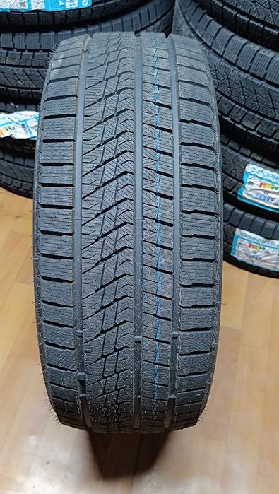 245/45R18  DOVROAD