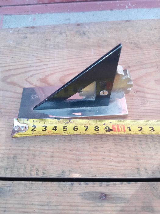 Юбилеен постамент