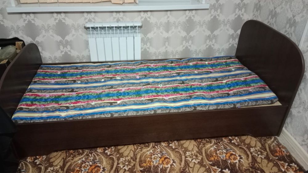 Спальный кровать