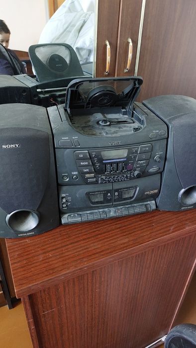 Музыкальный  центр 2- касетный с диском и антеной