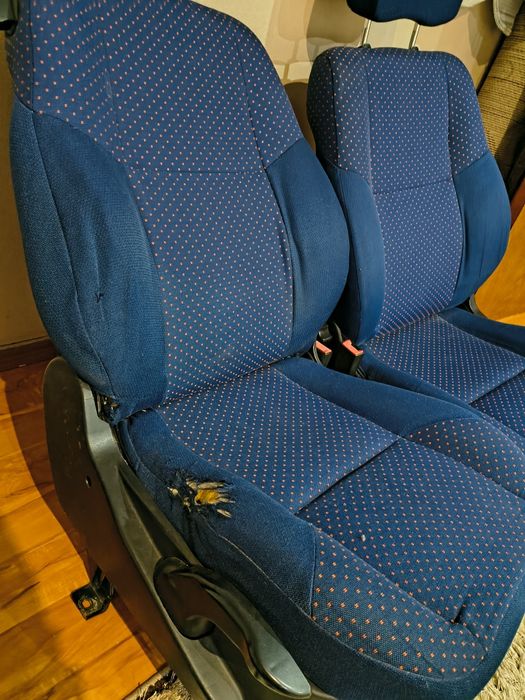 Предни седалки за Митсубиши пинин