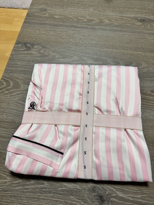 Pijamale Victoria’ s Secret roz