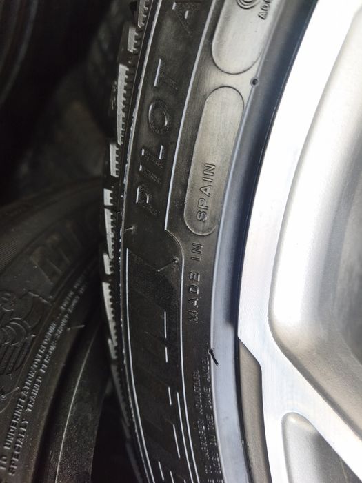 18 Michelin 225/45)245/40/18 balon