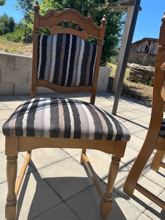 Трапезна маса  със четири стола