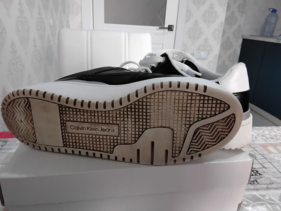 Продам кроссовки Calvin Klein Jeans