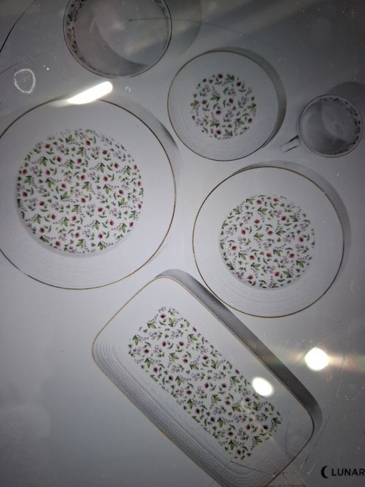 Набор посуды фарфоровый