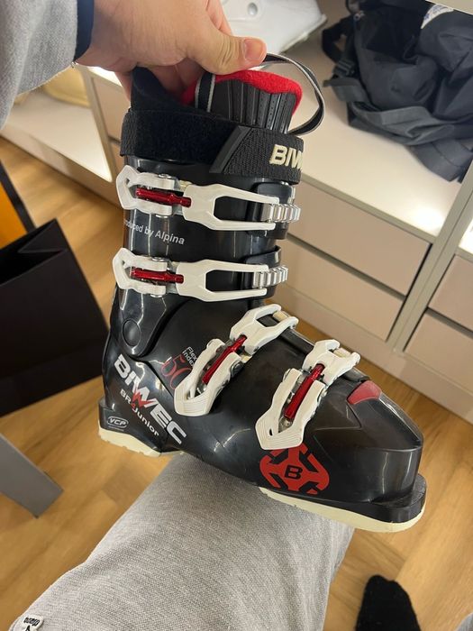 Продам лыжные ботинки Biwec