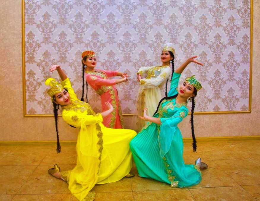 Национальные костюмы