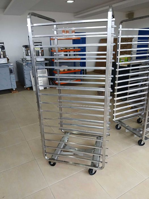 Чисто нови колички за ротационни печки MIWE, за тави 60х80см