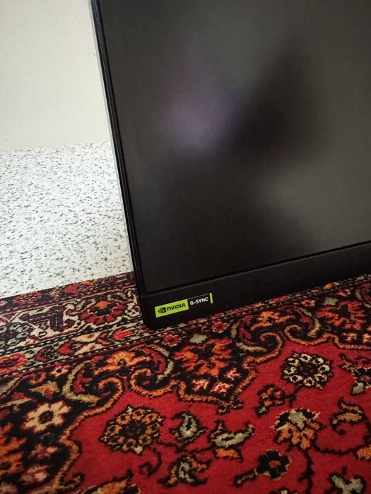 LG UltraGear 27 180гц