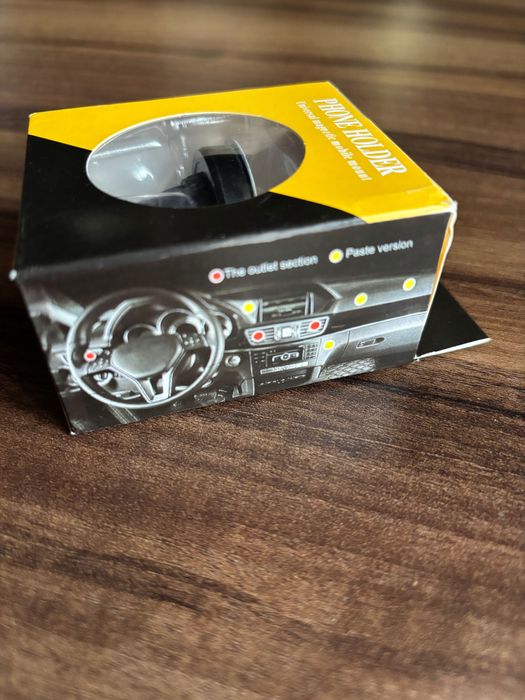 Магнитен държач за смартфон за кола