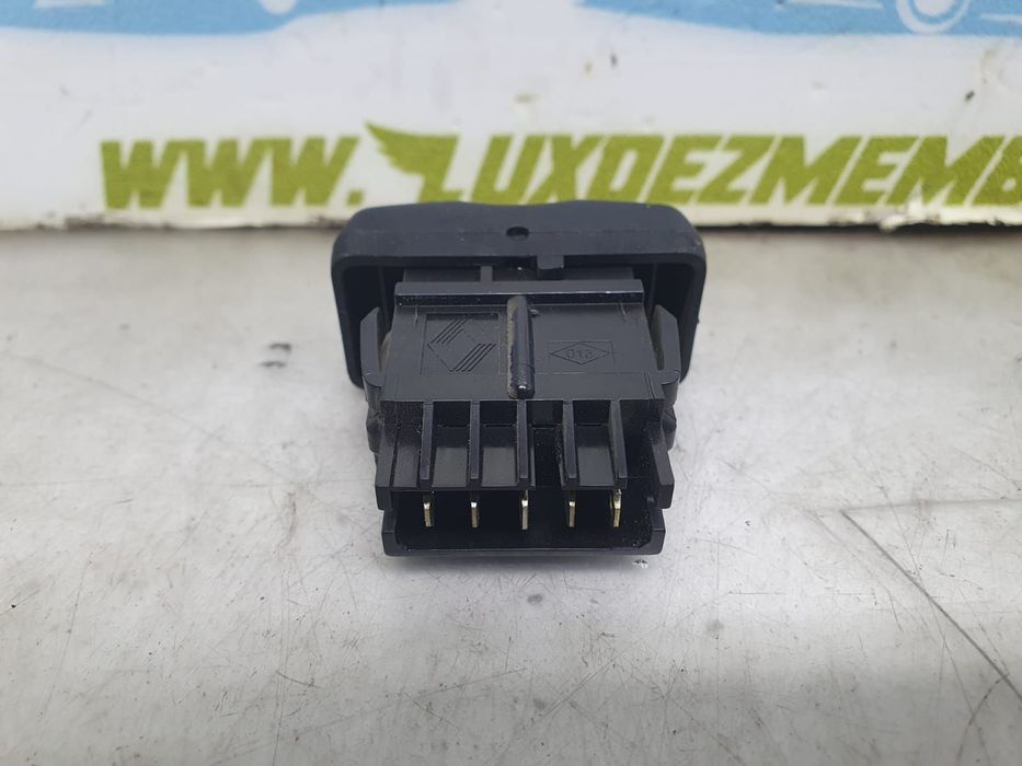 Buton blocare usi Dacia Logan 1 [facelift] [2007 - 2012] 1.5 DCI K9K7