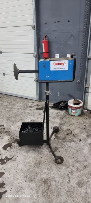 Апарат для проточки тормозных дисков