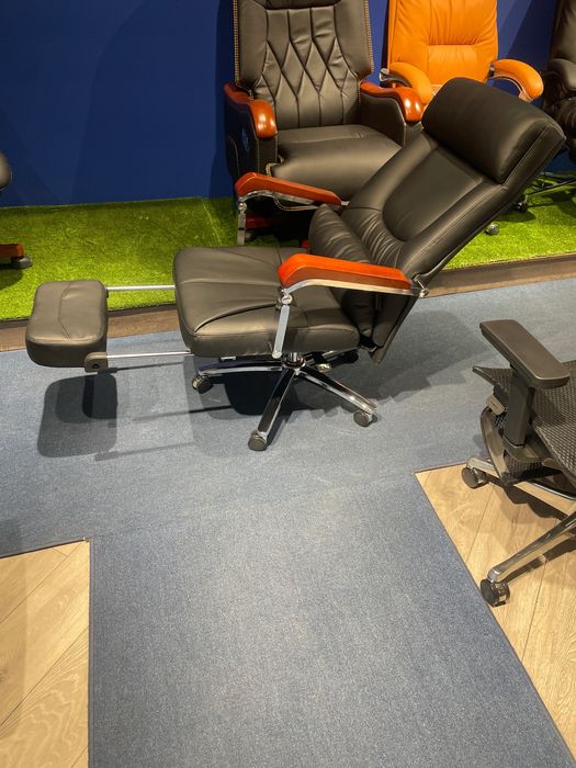 Эргономичное офисное кресло для руководителя модель Анубис