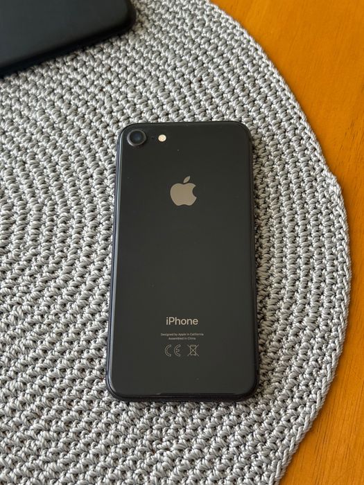 Apple iPhone 8 64 GB space grey + оригинална кутия