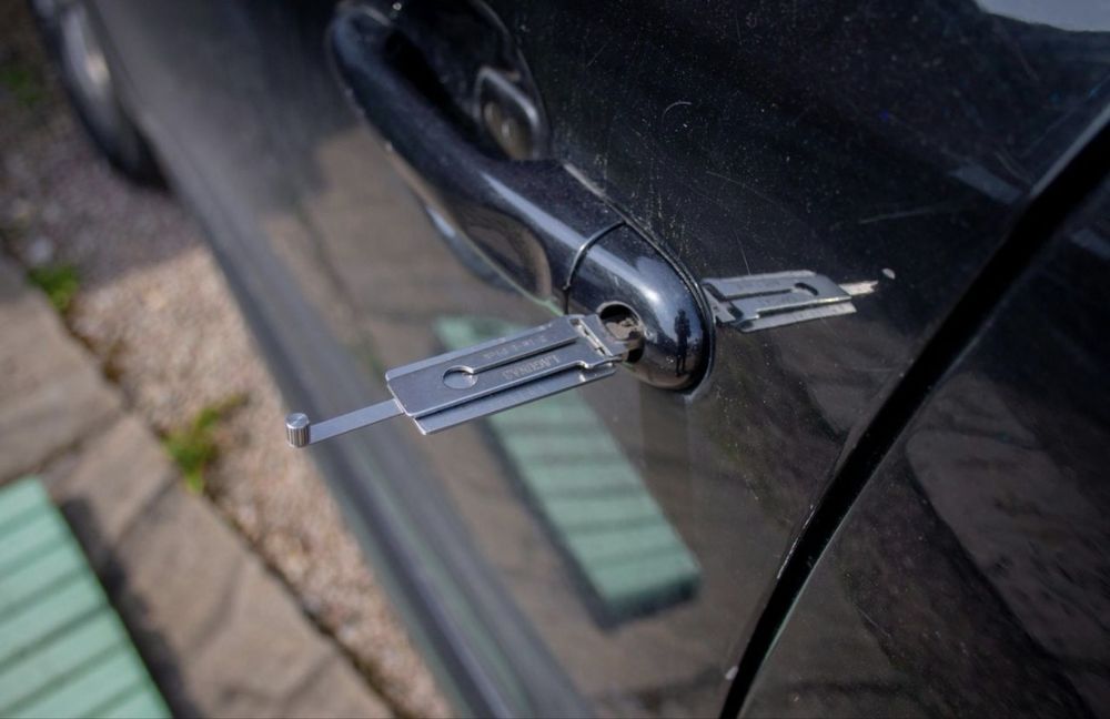 Есік ашу. Вскрытие авто. Медвежатник. Көлік ашу.