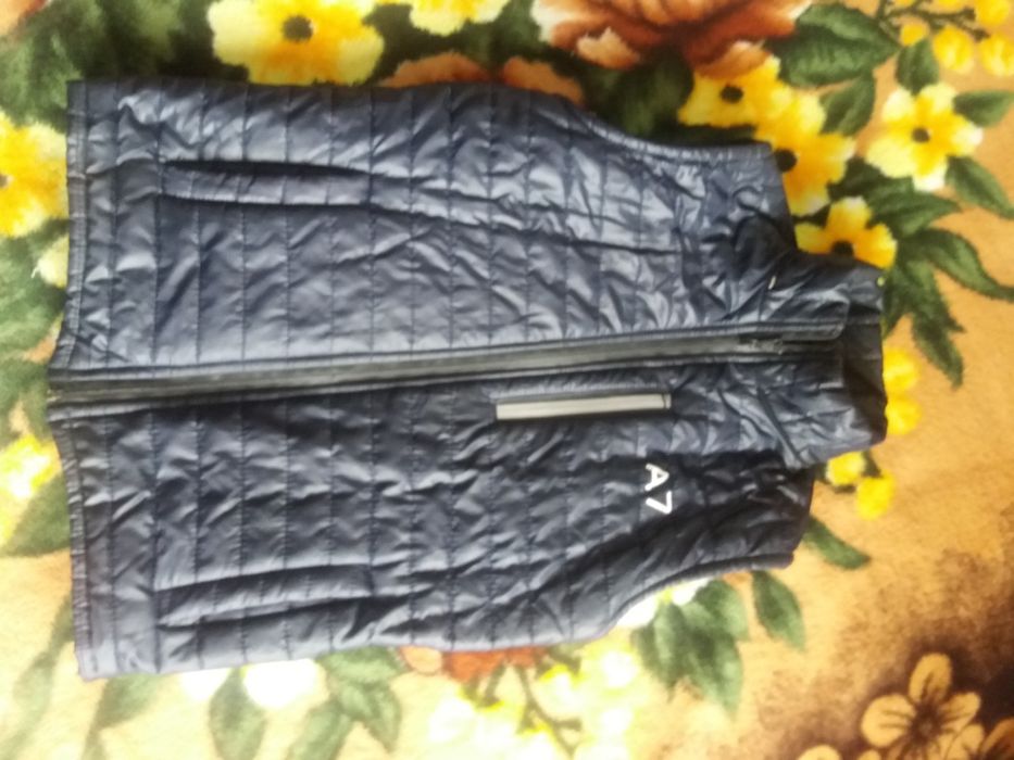 Продам куртки на мальчика