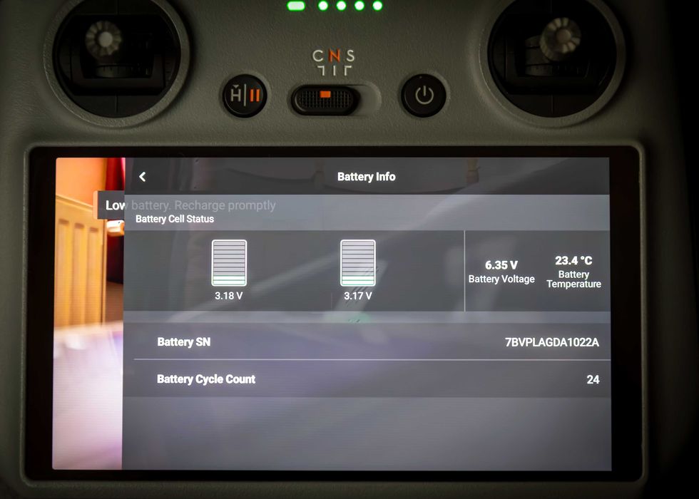 DJI Mini 4 Pro  (DJI RC 2) Stare impecabilă, 3 baterii, geantă