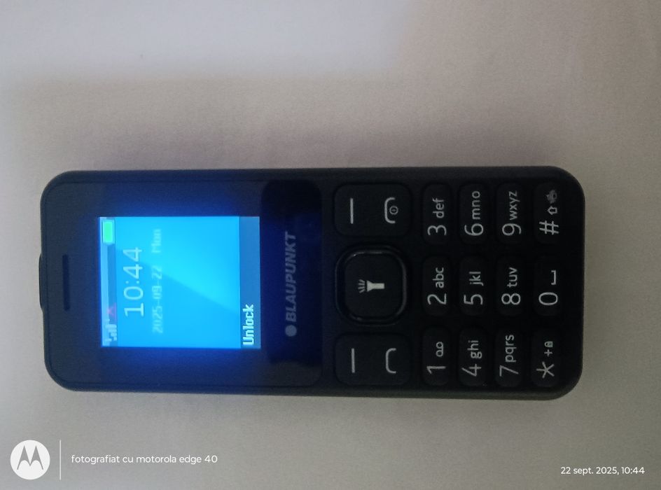 Mini telefon Seniori NOU, Blaupunkt V 18, LANTERNA + cartela  telekom