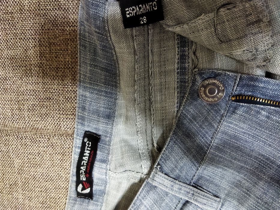 Женские джинсы-рванки 25-26 р и фирменные классические джинсы 28р