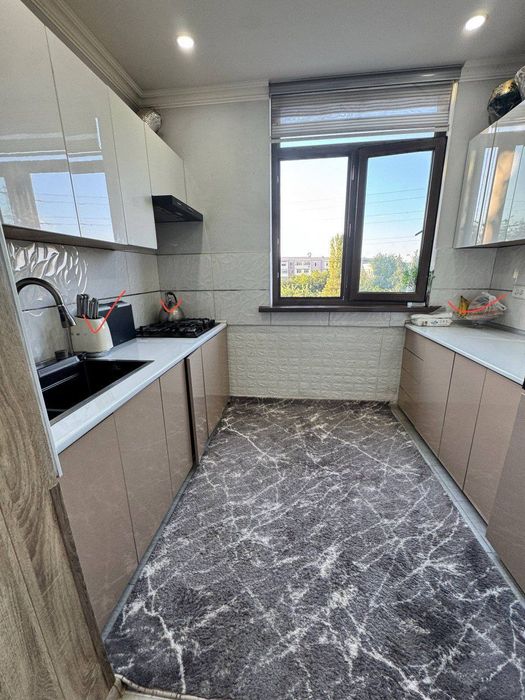 Новза метро 10 дакика юлда квартира